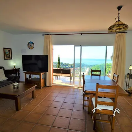 Flores 8 Personas Feriehus Lloret de Mar